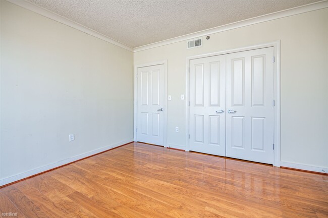 Building Photo - 1 br, 1 bath Condo - 777 7th Street Northwest