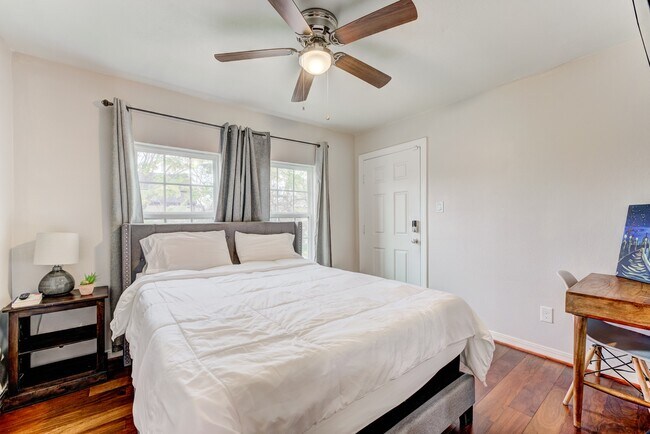 Building Photo - 2720 Truxillo St