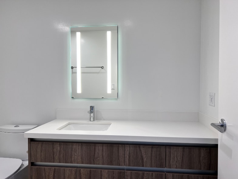 Building Photo - 1515 Liona St