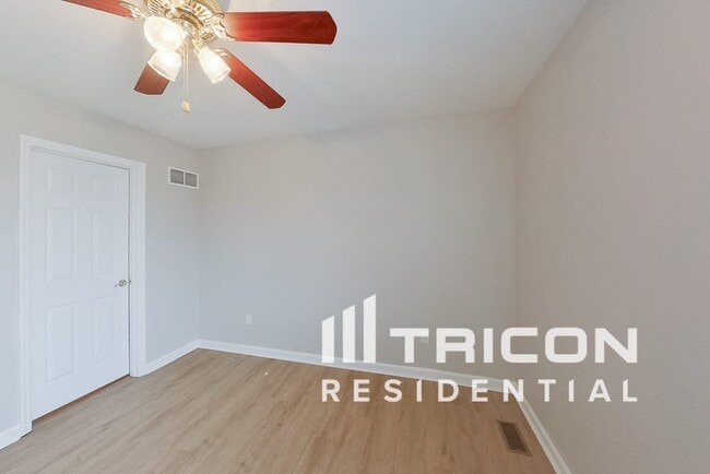 Building Photo - 507 Fortress Ct