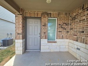 Building Photo - 156 Middle Grn Lp