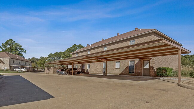Building Photo - 5555 Macedonia Rd