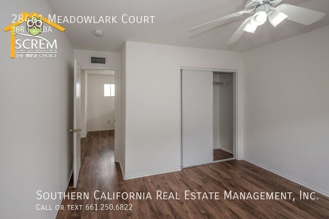 Building Photo - Three Bedroom Mayfair Home in Valencia