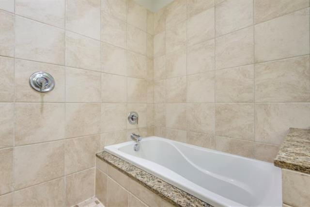 Building Photo - 2950 McKinney Ave