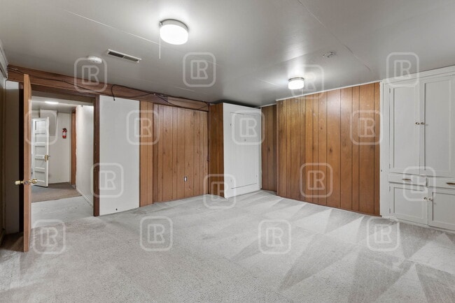 Building Photo - 808 E Mission Ave