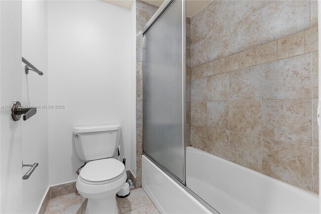 Building Photo - 301 Lakeview Dr