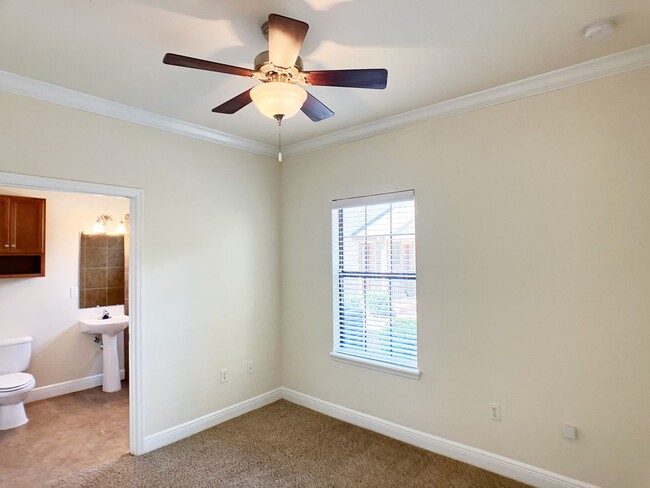 Building Photo - Margaret's Manor - Beautiful 2 Bedroom, 2 ...