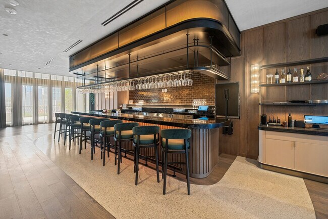 Building Photo - 215 SW 5th Ave