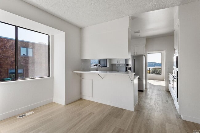 Building Photo - 15 Linda Vista Ave