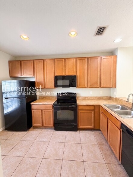 Building Photo - 8535 Gablebend Way