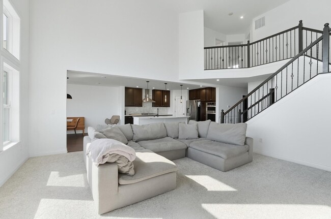 Building Photo - 6060 Lavender