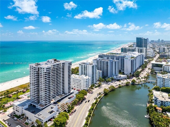 Building Photo - 2555 Collins Ave