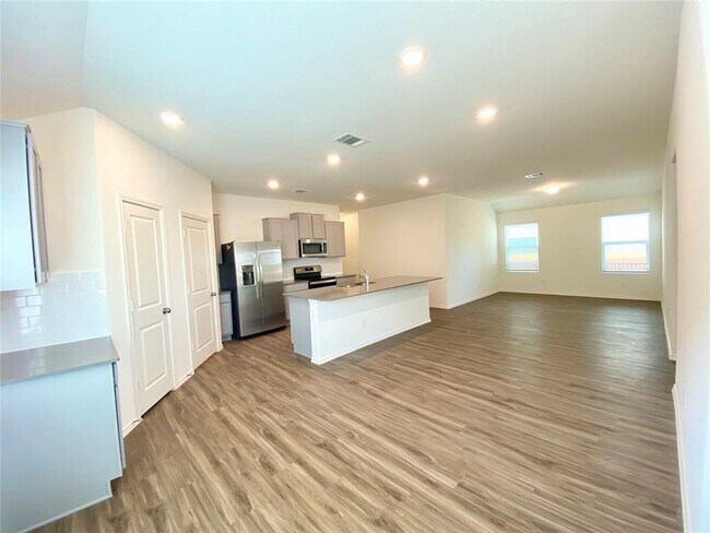 Building Photo - 204 Meaningful Dr