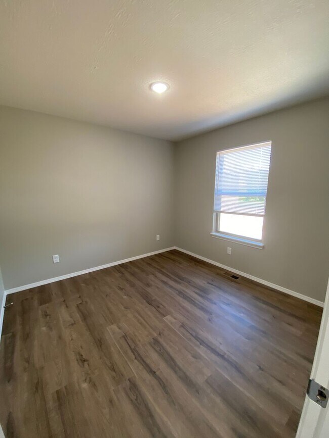 Building Photo - Brand New Home!!