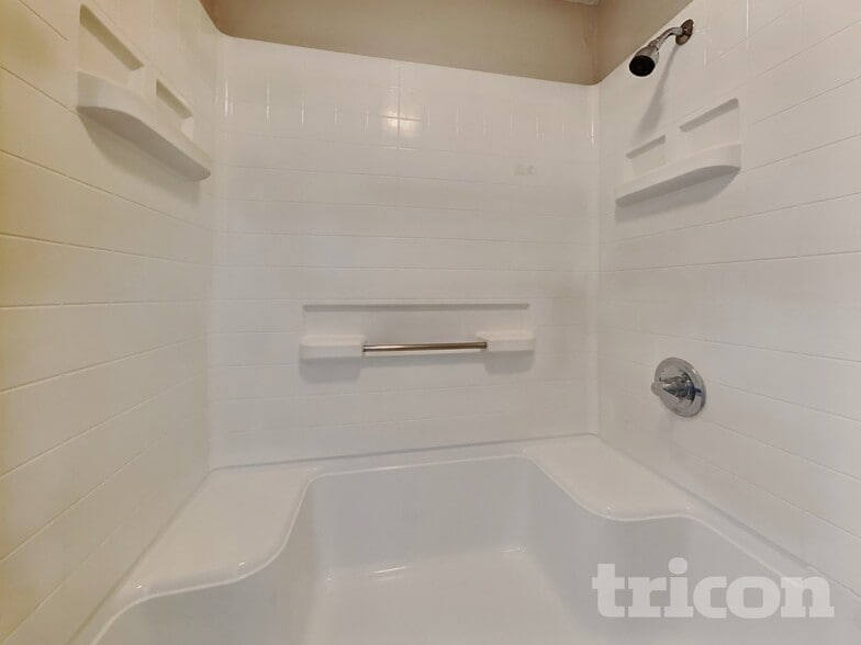 Building Photo - 13307 Venice Cir