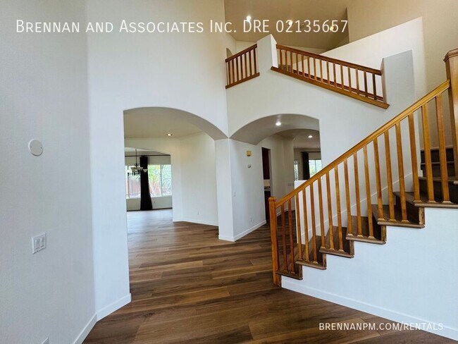 Building Photo - 835 Calle Lagasca