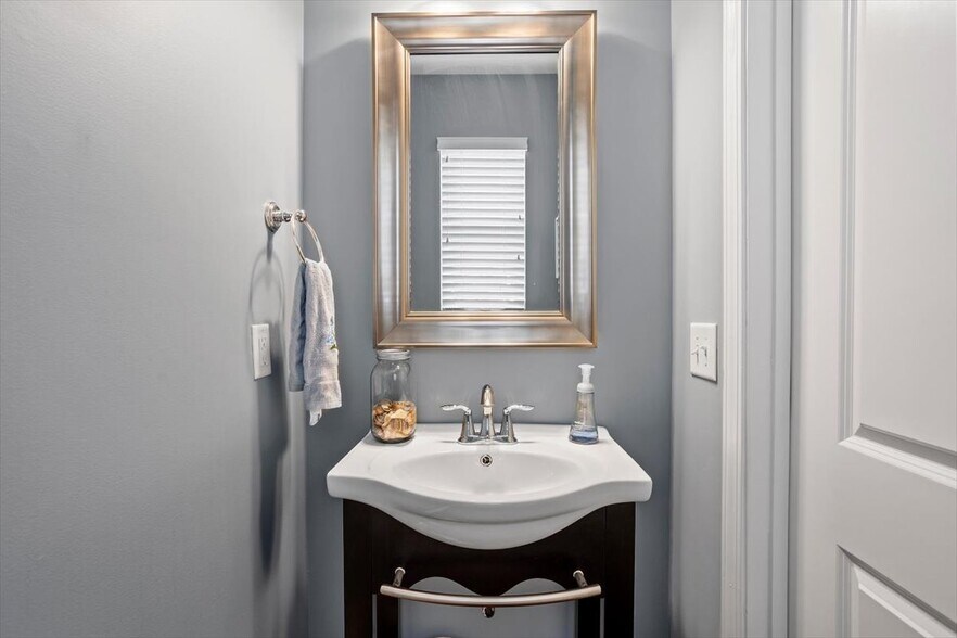 Building Photo - 1427 Crafton Way