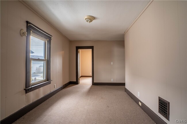 Building Photo - 208 E Clark St