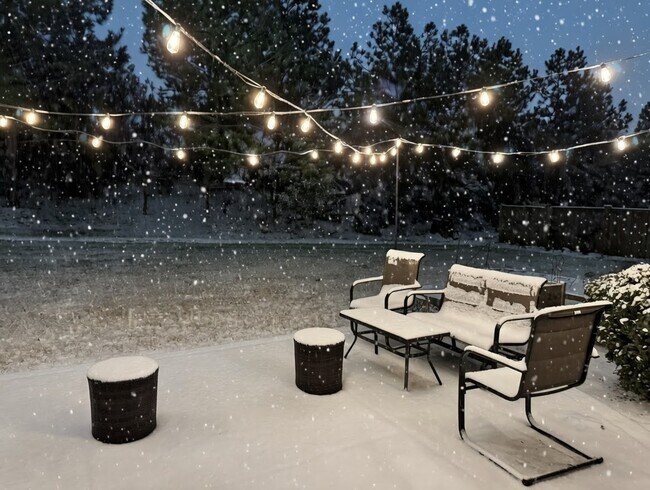 Building Photo - 318 OldCastle Dr