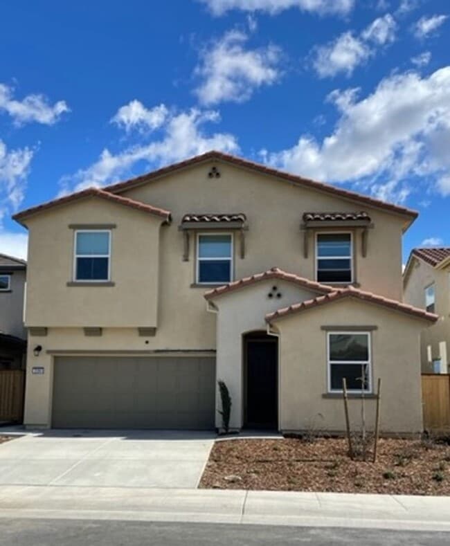 Building Photo - Newer Home with Owned Solar and 4 Bedrooms...