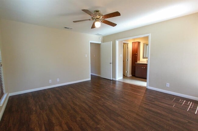 Building Photo - 10705 Doering Ln