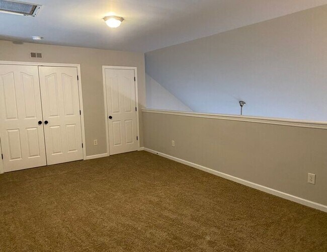 Building Photo - 1bd/1bath with a great loft in a perfect area!