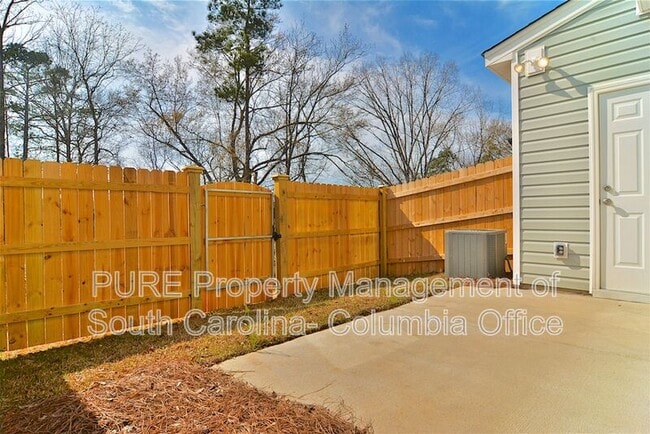 Building Photo - 215 Northwood St