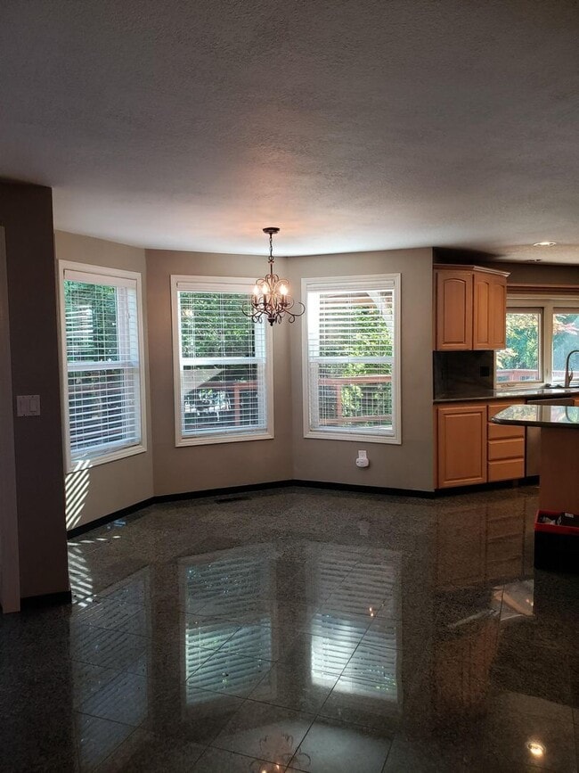 Building Photo - Beautiful Home in Quiet Cul-de-sac!