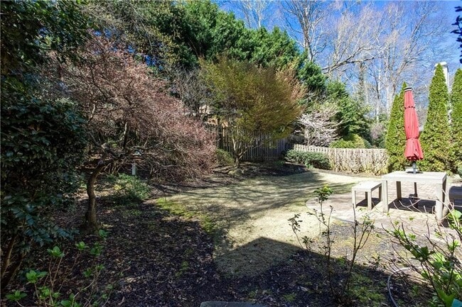 Building Photo - 3206 Windsor Lake Dr NE