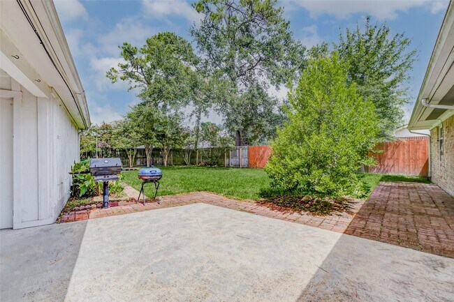 Building Photo - 10062 Haddington Dr