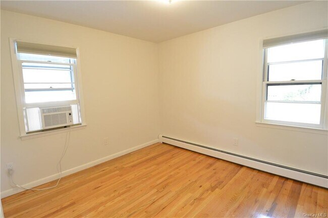 Building Photo - 190 Midland Ave