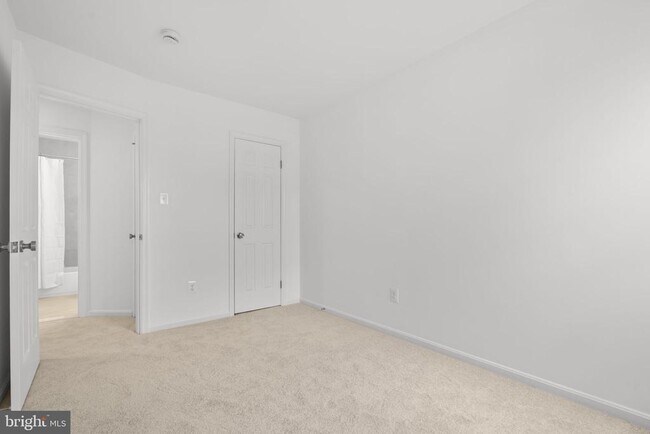 Building Photo - 119 E Main St