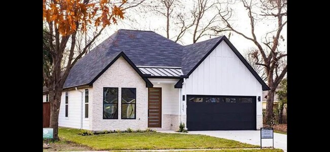 Building Photo - 1920 Carver Ave