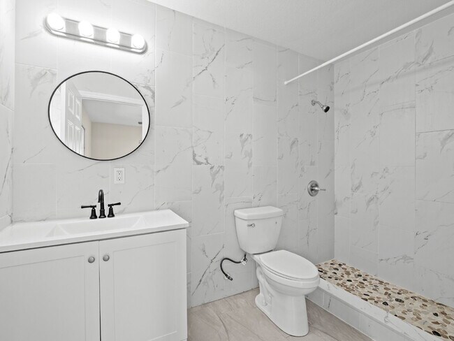 Building Photo - 3-bedroom, 2-bathroom pool home