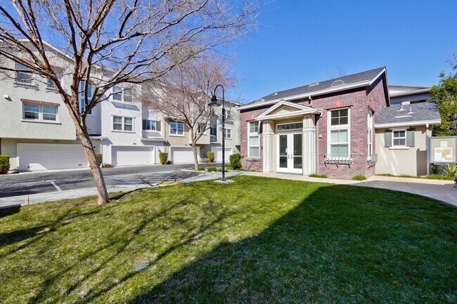Building Photo - Wow! What a Great Home! Available Now!