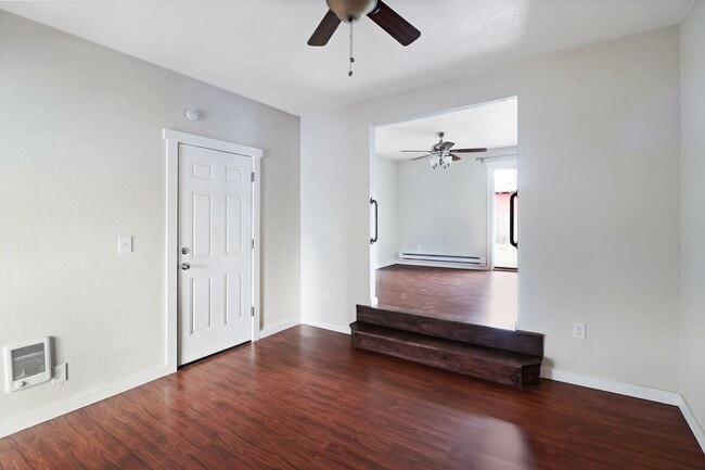 Building Photo - 3 Bed 2 Bath - Pet Friendly - NAS Whidbey