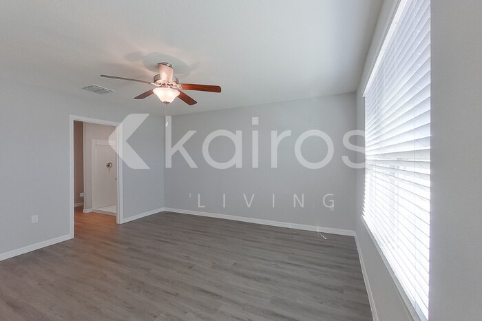 Building Photo - 8661 SW 43rd Ter