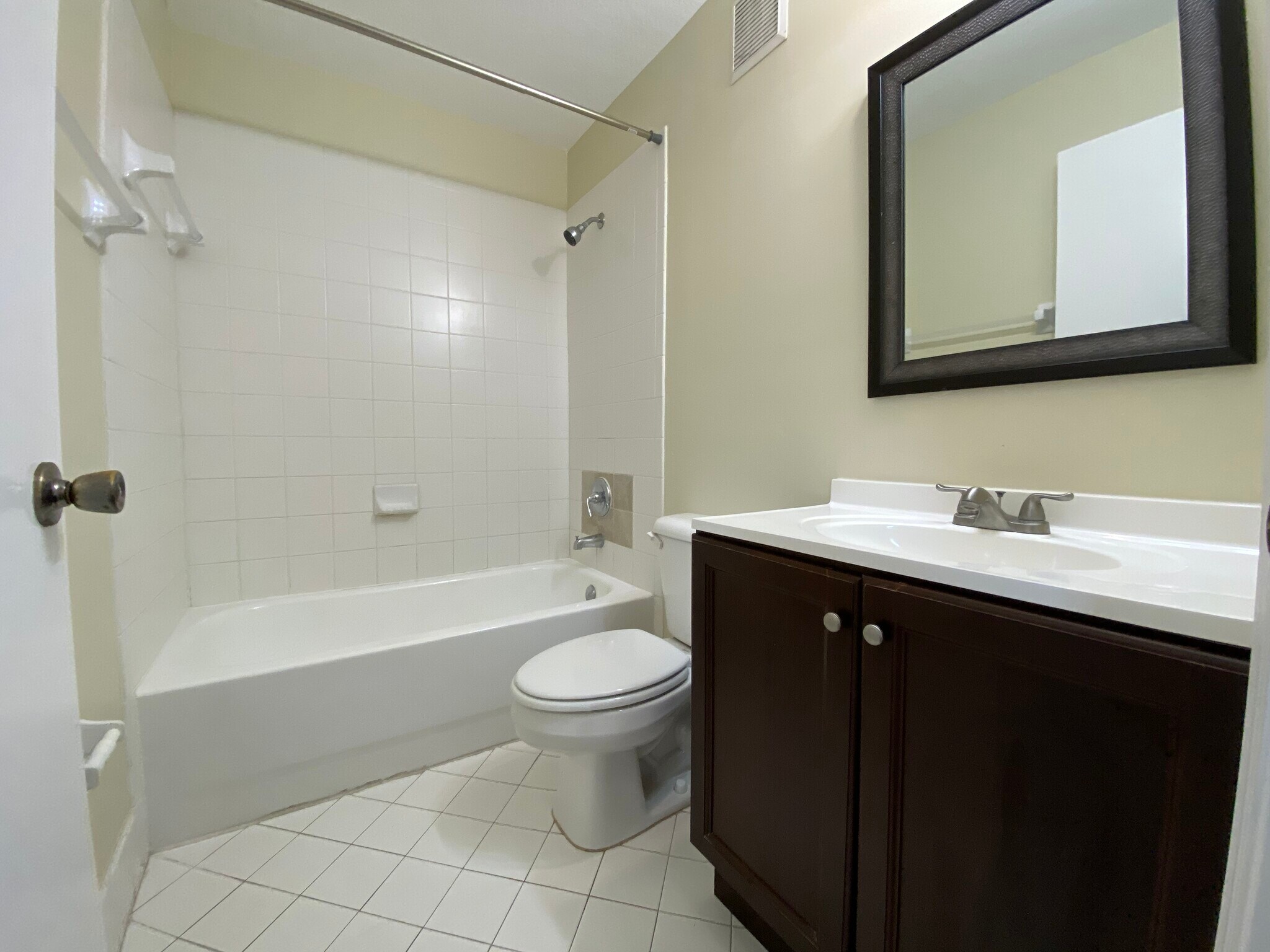 Building Photo - 1320 SE 31st Ct