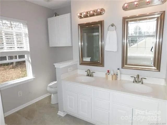 Building Photo - 15108 Strathmoor Dr