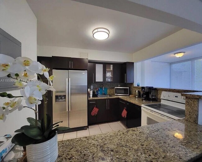 Building Photo - 250 180th Dr