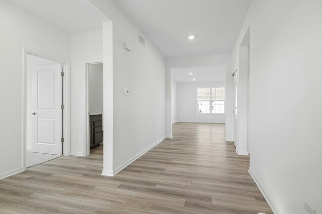 Building Photo - 1325 Fawnlily Cir