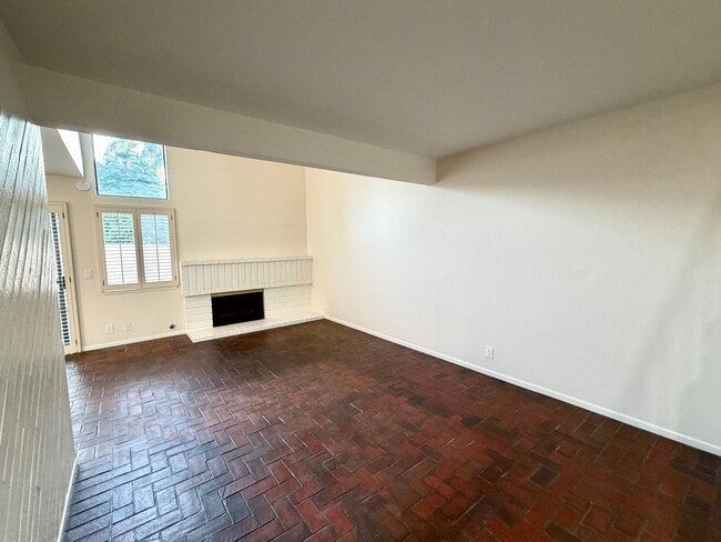 Building Photo - Claremont PUD For Lease