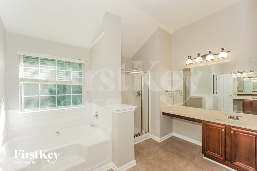 Building Photo - 7864 Wrotham Cir