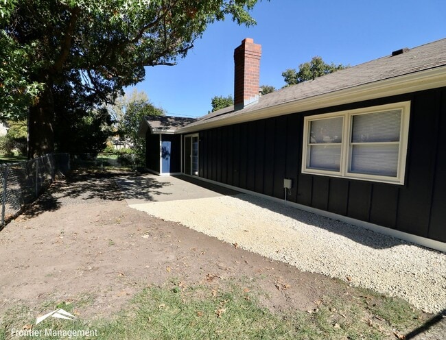 Building Photo - Newly Remodeled Home Near Cico Park