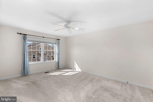 Building Photo - 43374 Greyswallow Terrace