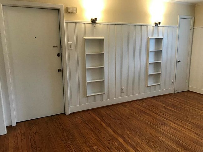 Building Photo - 2504 Kingston St