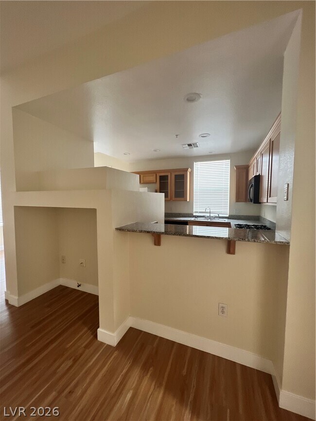Building Photo - 19 E Agate Ave