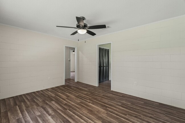 Building Photo - 20 E Westover Dr