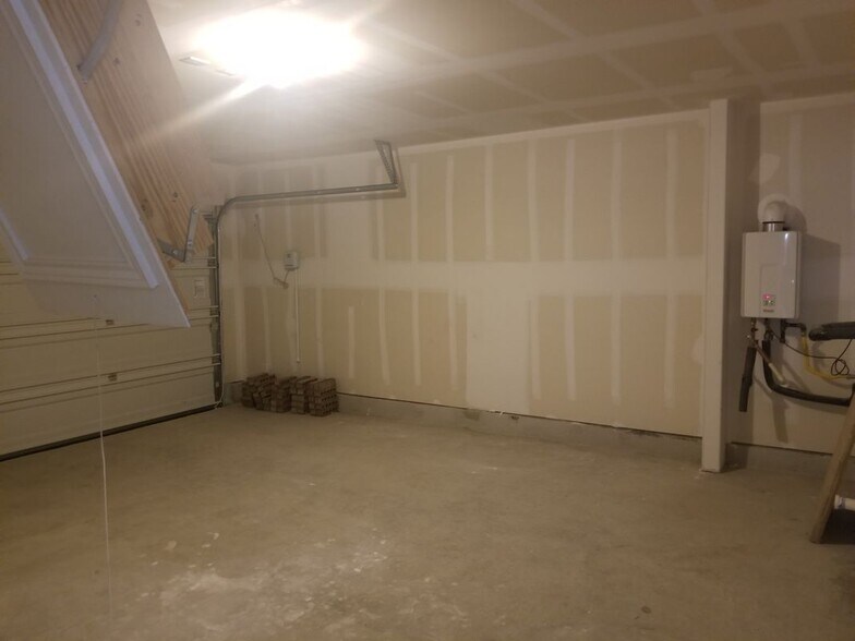 Building Photo - 8511 Cassia Cove