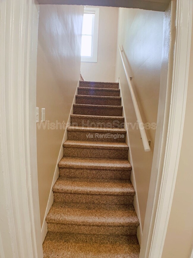 Building Photo - 437 W Murray St